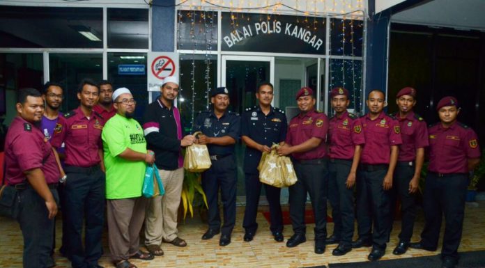 Ziarah sahur santuni anggota bomba, polis