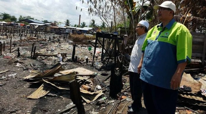 Iskandar lawat tapak kebakaran Kg Hidayat lawat