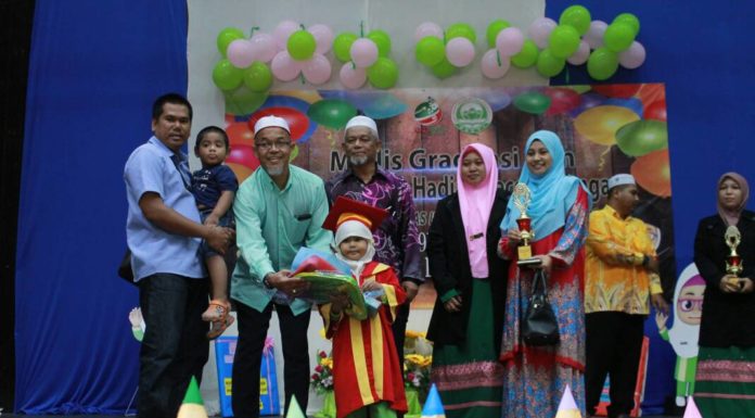 Jempol sampaikan anugerah graduasi PASTI