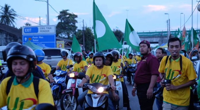 Bendera PAS kembali berkibar di Pusat Khidmat Dun Salor