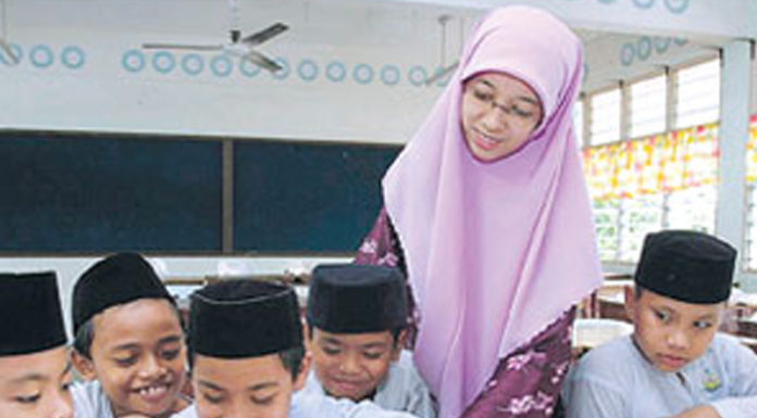 Umno dengan guru pun nak gaduh