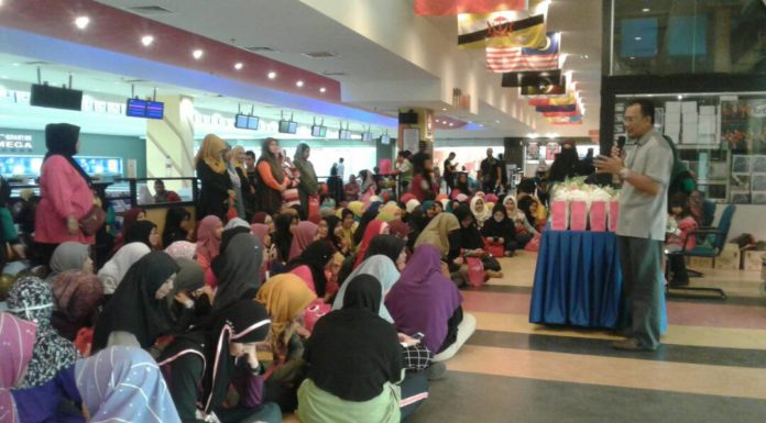 Muslimat Indera Mahkota anjur pertandingan bowling