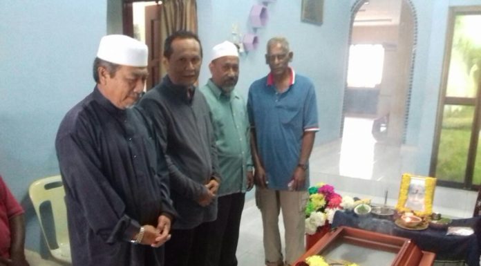 PAS Spg Renggam ziarah kematian keluarga kaum India