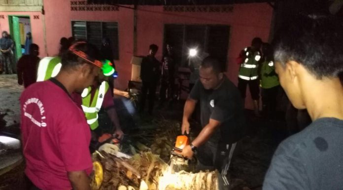 Amal bantu bersihkan kesan ribut Kepala Batas