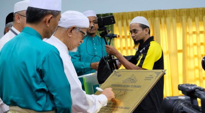 Islam membuka, tidak memaksa