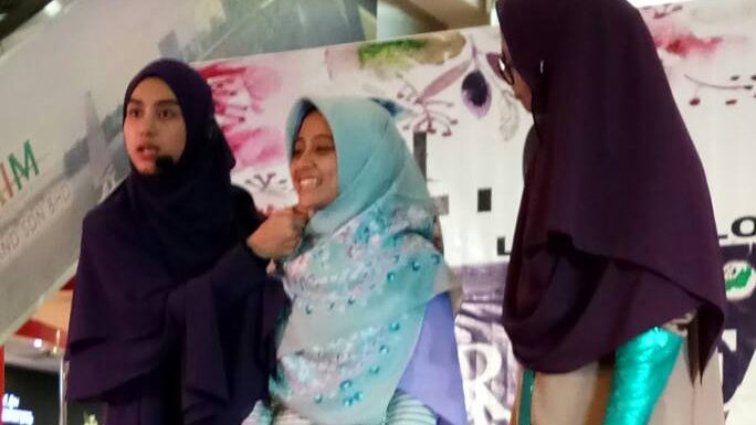 Purple Hijab Day tampil bergaya biarpun berhijab