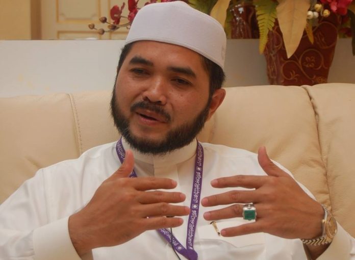 nik zawawi