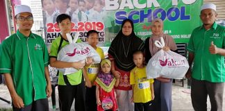 PAS Tanjong Malim beri bantuan persekolahan