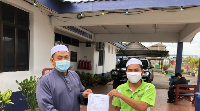 Taktik guna gambar ADUN mohon bantuan