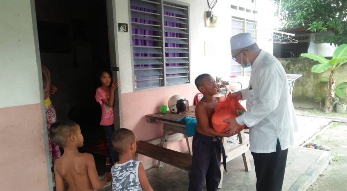 EXCO hulur sumbangan bersama MINBAR