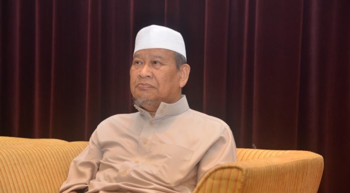 Berita Ustaz Ismail Kamus meninggal adalah palsu