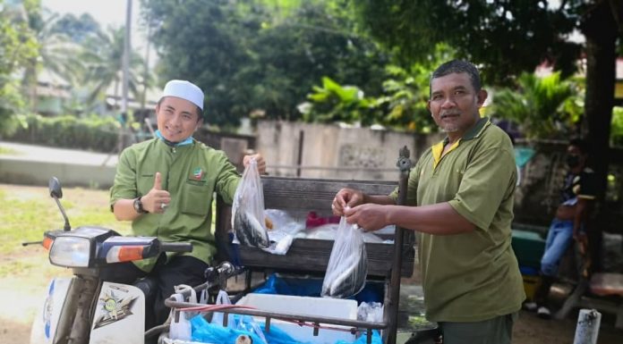 800 keluarga terima ikan diagih Pemuda PAS