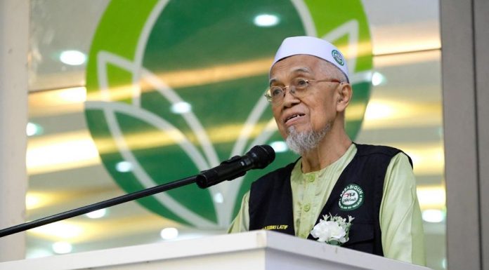 Jatuhkah Muhyiddin oleh Mahathir 18 Mei ini?