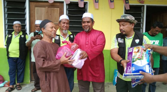 A4C Pulau Pinang santuni asnaf terkesan PKP