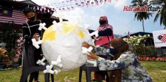 Replika COVID-19 lambang perjuangan bebas pandemik