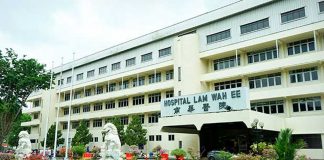 Covid-19: Hospital staff in contact with patient
