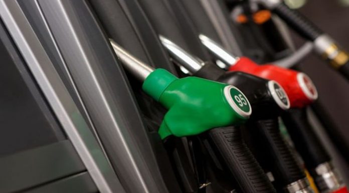 NZ folk line up at petrol stations before subsidy ends