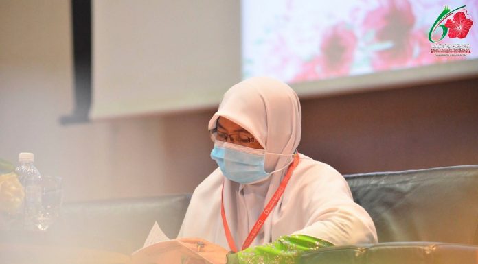 Ketua Dewan Muslimat PAS Malaysia, Senator Nuridah Mohd Salleh