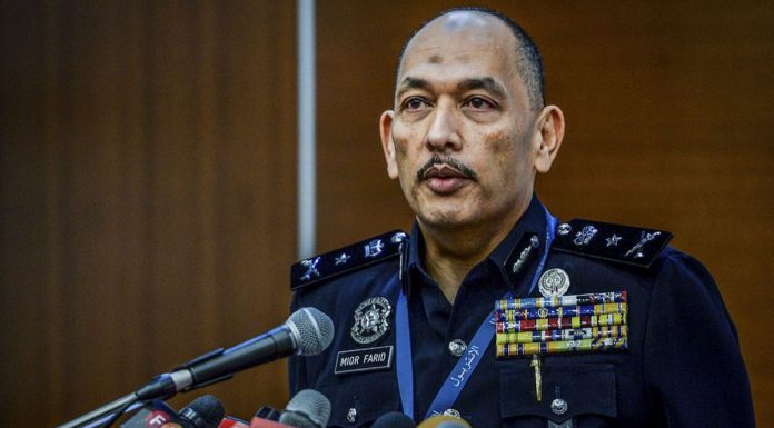 Pemandu lori, MPV disahkan maut dalam tanah runtuh