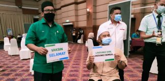 Pemimpin PAS Pahang antara awal terima vaksin