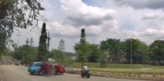 Viral: Pemandu Myvi rempuh van direman dua hari