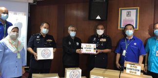 Polis iringi penghantaran vaksin Covid-19 ke Kelantan