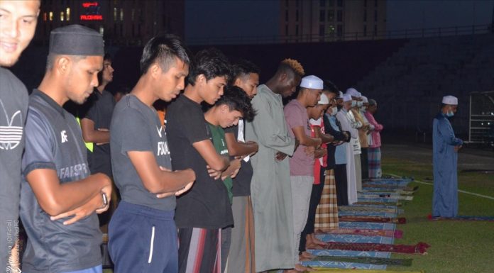 Solat hajat menjelang perlawanan pertama Liga Premier