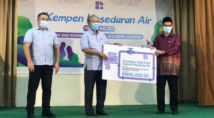 PAAB sumbang RM80,000 naik taraf saluran air MMP