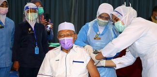 15 pemimpin penerima awal vaksin di Kelantan