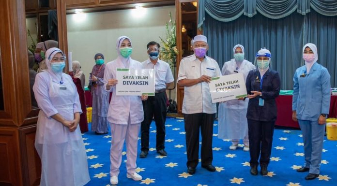 Agak gementar sebelum disuntik vaksin – MB