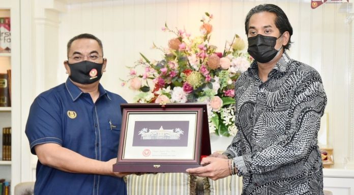 Kerajaan pertimbang vaksinasi remaja 12-17 tahun