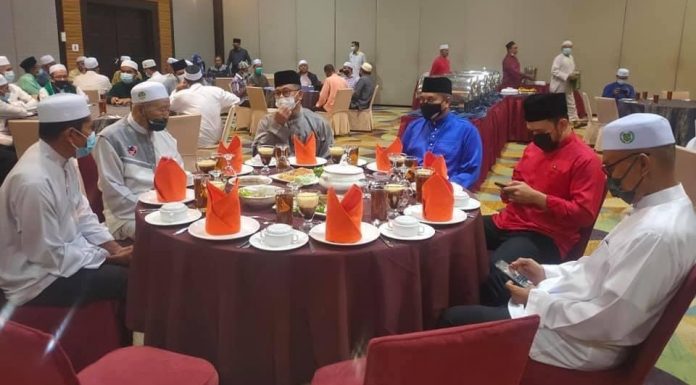PAS, Umno, Bersatu berpadu di majlis khatam al Quran
