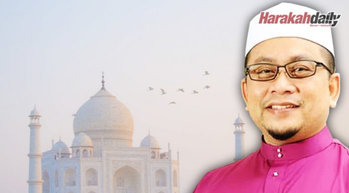 Berpegang dengan ilmu dan berhikmah menyampaikan
