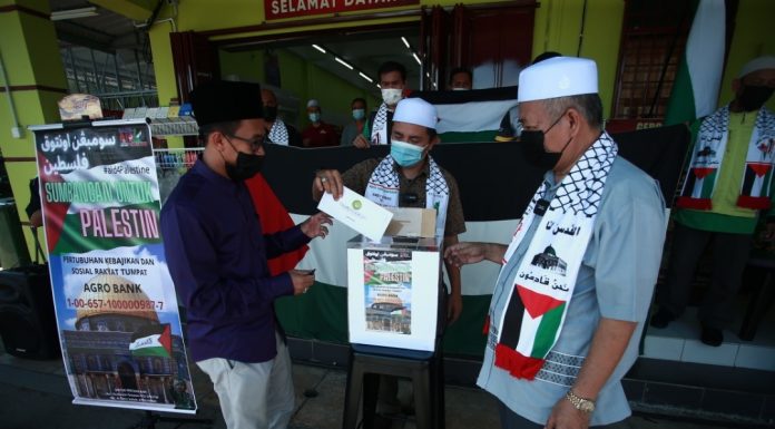 Semangat tinggi anak muda kutip dana Palestin