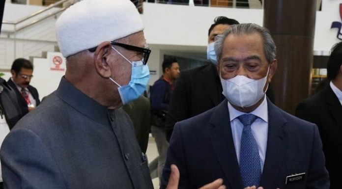 Muhyiddin kekal pemimpin politik tanah air paling popular