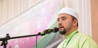 Nilai situasi dengan hikmah dan ilmu
