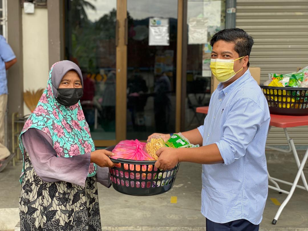 ADUN Kubu Gajah santuni asnaf menjelang Aidil Adha - Vimarsana News