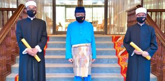Sultan Selangor titah percepat vaksinasi kepada imam, bilal, siak