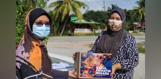 Muslimat Muar cerap maklumat melalui edaran Bakul Prihatin