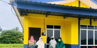 Dahulu anak-anak berhimpit, tinggal di rumah usang