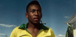 Pele returns to hospital after tumour removal