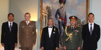 King attends Sandhurst reunion dinner