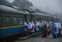 Kisah murid-murid guna tren di Dabong dapat perhatian