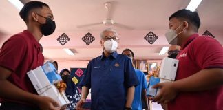 PM minta warga pendidik segera dapatkan vaksin Covid-19