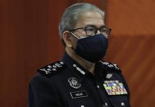 Kerjasama PDRM, pemilik bot persendirian bantu mangsa banjir