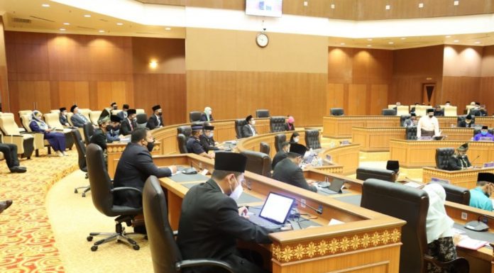Guna kaedah alternatif ganti baja dan racun import