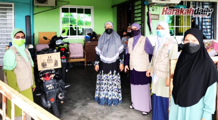 Muslimat Tambun ziarah keluarga pesakit SLE