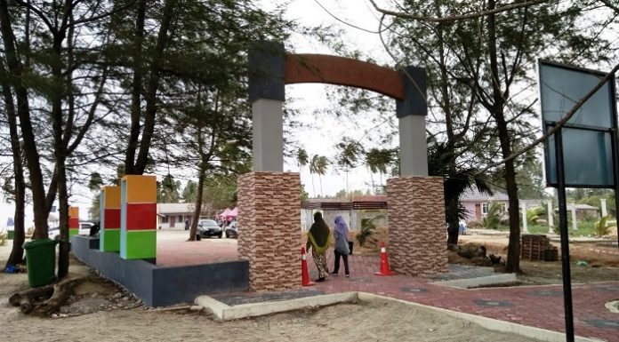 ‘Kegilaan’ ramai berkunjung ke Pantai Melawi