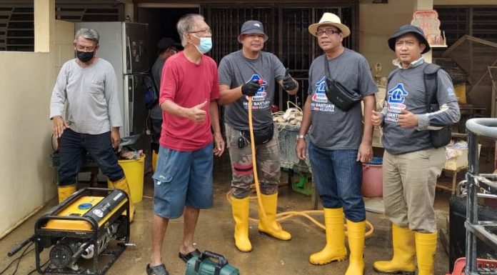 RehdaCare santuni mangsa banjir bukan Muslim