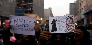 Mahkamah Karnataka larang sementara pelajar pakai hijab